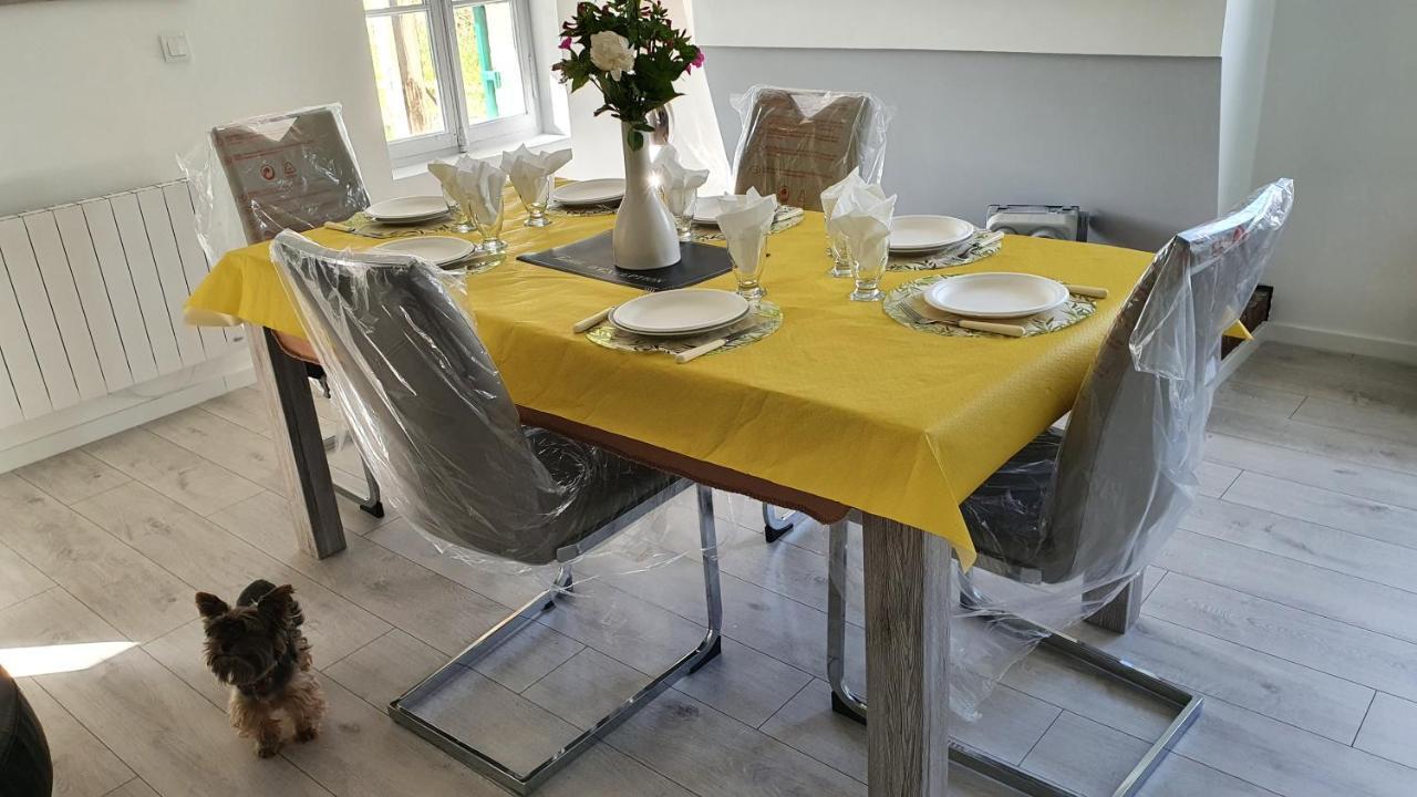 Grande Maison Avec Jardin, Animaux,Au Calme Yviers Esterno foto